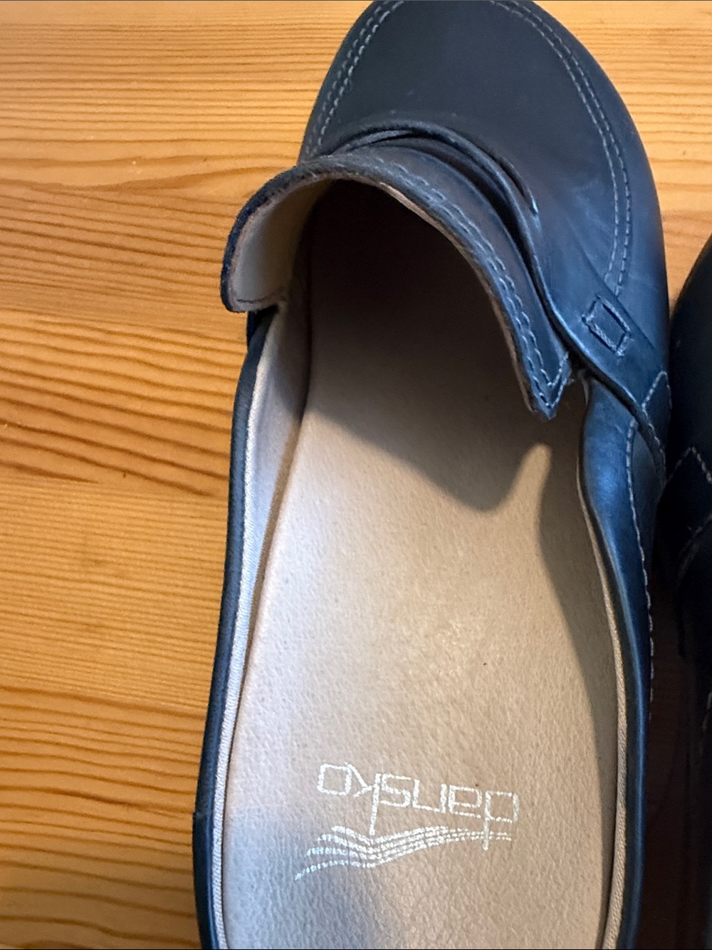 Dansko Bel Black Oiled Pull Up Clog Black - Picture 5 of 8